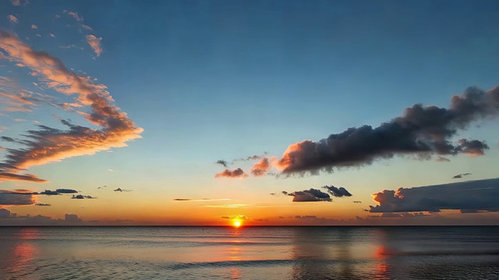 ��������վ�ɫ