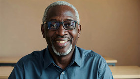 ���۾�����������΢Ц����