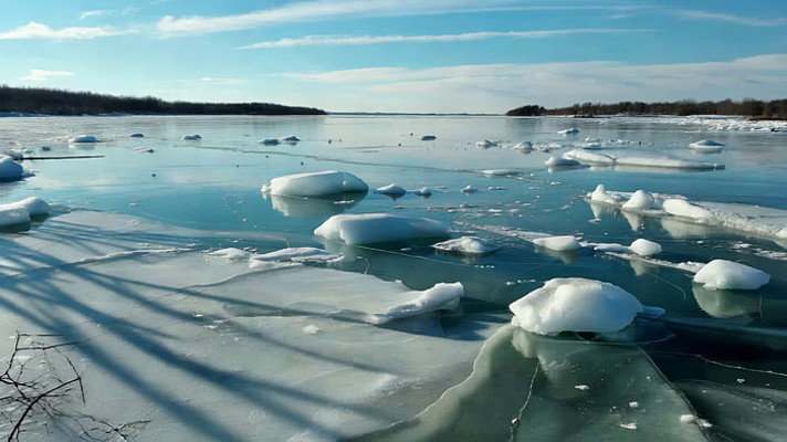 冬季河面浮冰自然风光 冬季河面浮冰自然风光