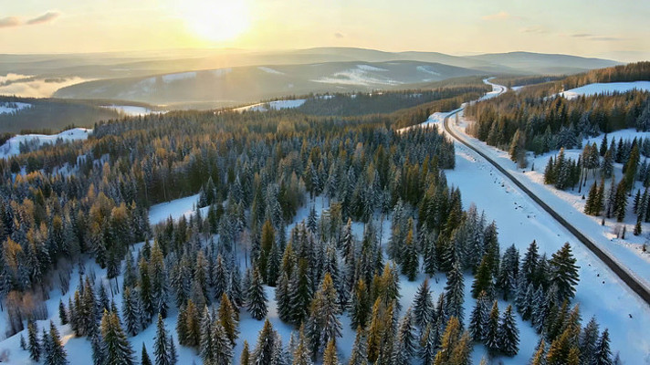 冬日森林公路航拍全景 冬日森林公路航拍全景