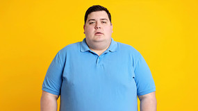 �������Ի�ɫ����ǰվ��