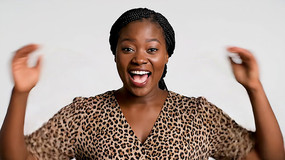 ����Ů��΢Ц�������ز�