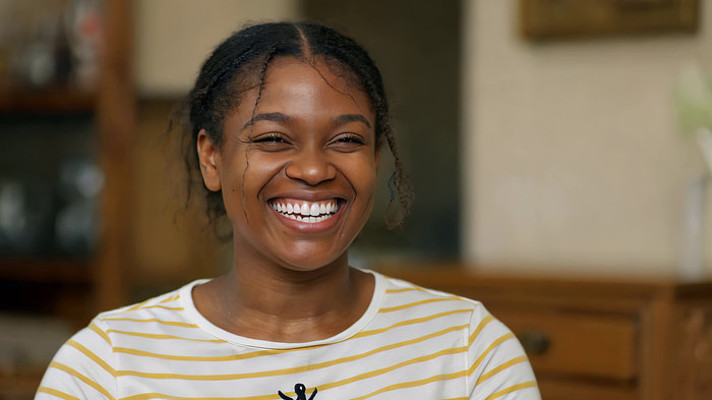 非洲裔女子微笑特写 非洲裔女子微笑特写