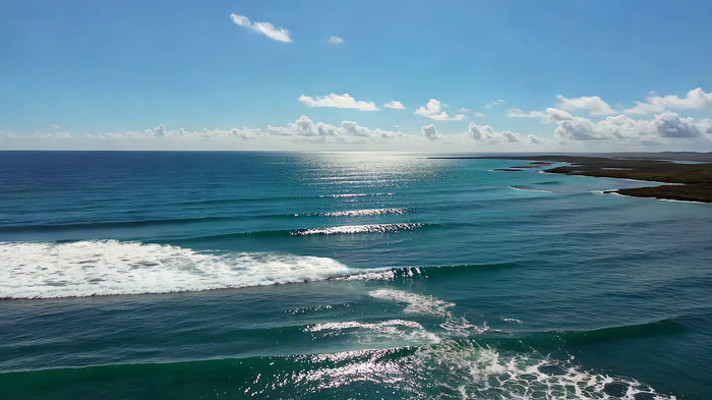 俯瞰蔚蓝大海与海浪景观 俯瞰蔚蓝大海与海浪景观