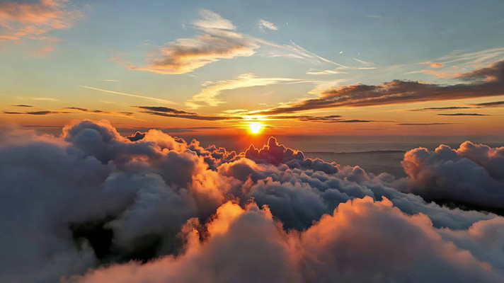 高空云海日出景象 高空云海日出景象
