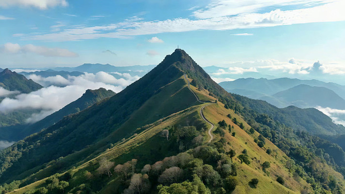 高山云海自然风光俯瞰 高山云海自然风光俯瞰