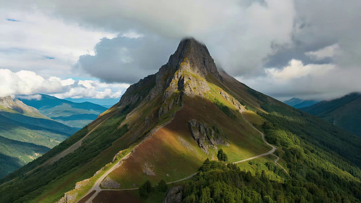 高山自然风光俯瞰画面 高山自然风光俯瞰画面
