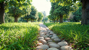 ��԰�ݵ�ʯ��·���־���