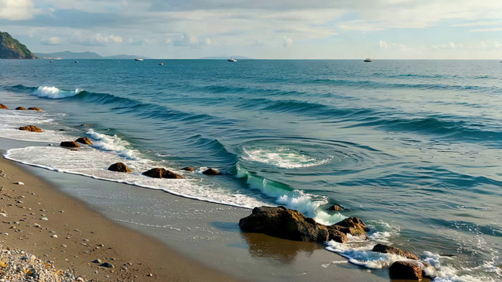 海边海浪拍打沙滩景象 海边海浪拍打沙滩景象