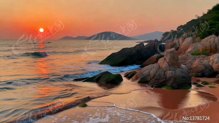 ����Ϧ���µ�ɳ̲�뺣��