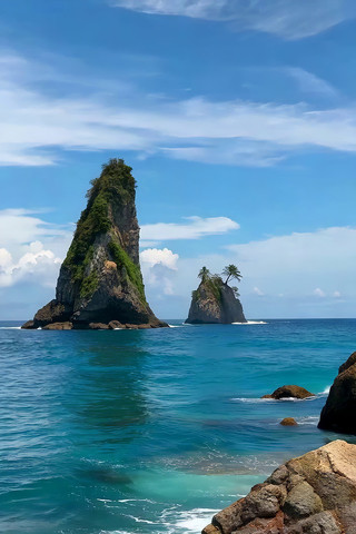 海边岩石与碧海蓝天风景 海边岩石与碧海蓝天风景