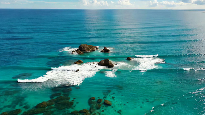 海上礁石俯瞰画面 海上礁石俯瞰画面