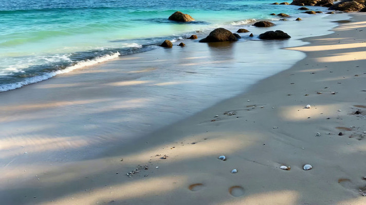 海滩海浪与礁石自然景观 海滩海浪与礁石自然景观