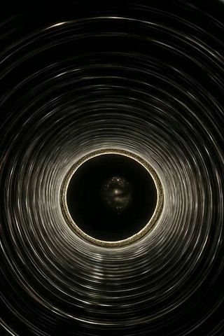 ��ɫԲ�����ж�̬�ز�