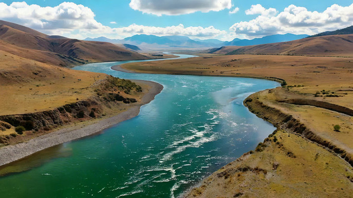 河流草原自然风光全景 河流草原自然风光全景