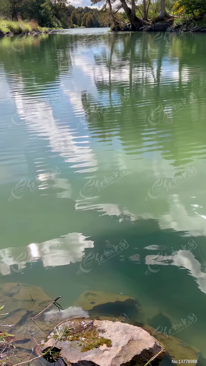 ������Ȼ�羰ˮ�浹Ӱ