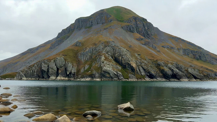 ����ɽ����Ȼ���