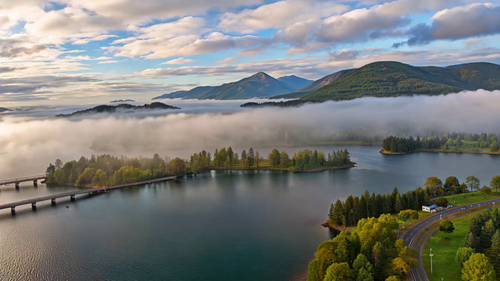 湖泊山林云雾缭绕航拍素材 湖泊山林云雾缭绕航拍素材
