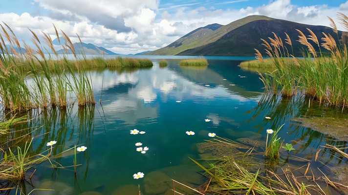 湖泊山脉自然风光全景 湖泊山脉自然风光全景