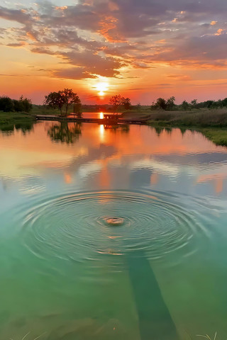 湖畔夕阳倒影自然风光 湖畔夕阳倒影自然风光