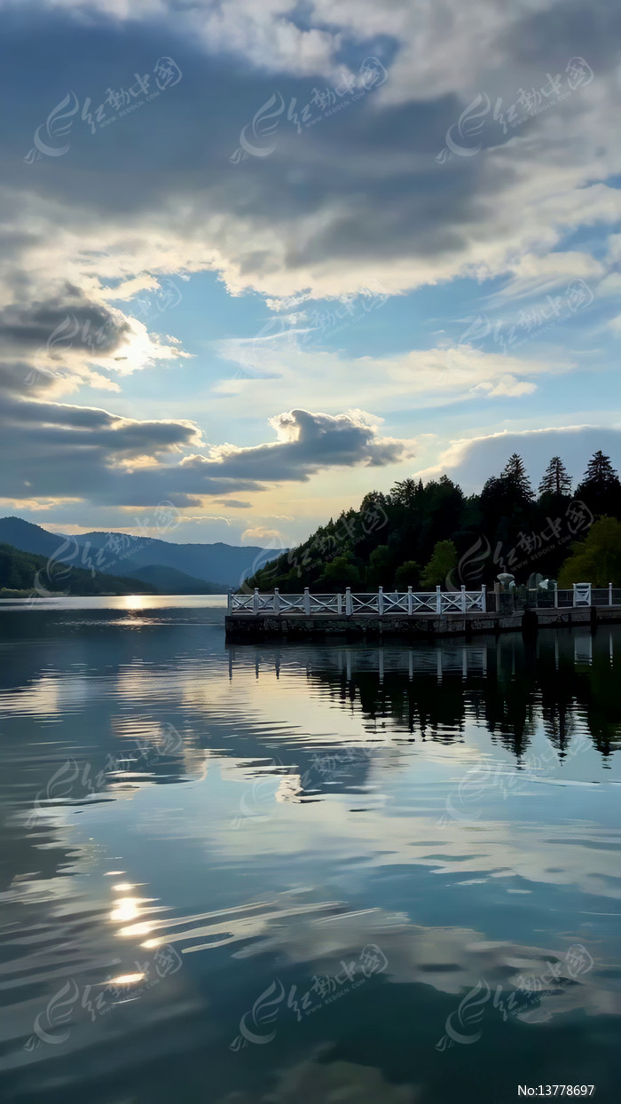 ������Ȼ���ƻ辰ɫ