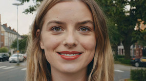 ����΢ЦŮ����д