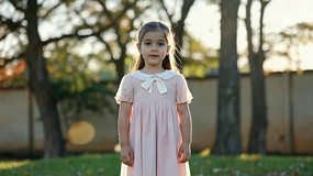 ����վ���Ĵ���ȹСŮ��