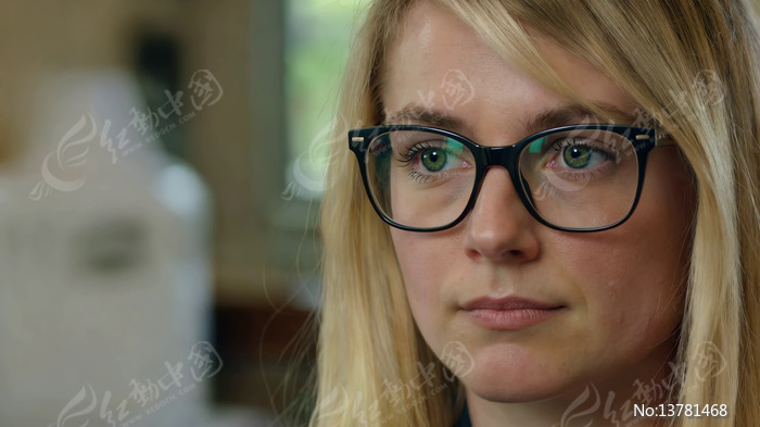 �𷢴��۾�Ů����д