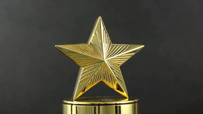 金色五角星奖杯特写 金色五角星奖杯特写