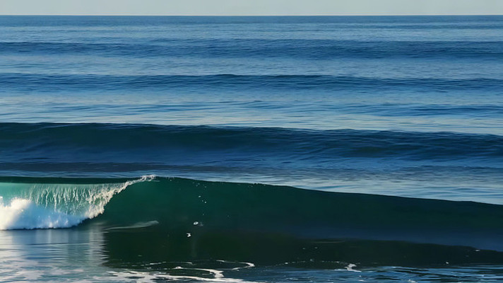 ��ɫ�󺣺��˾���