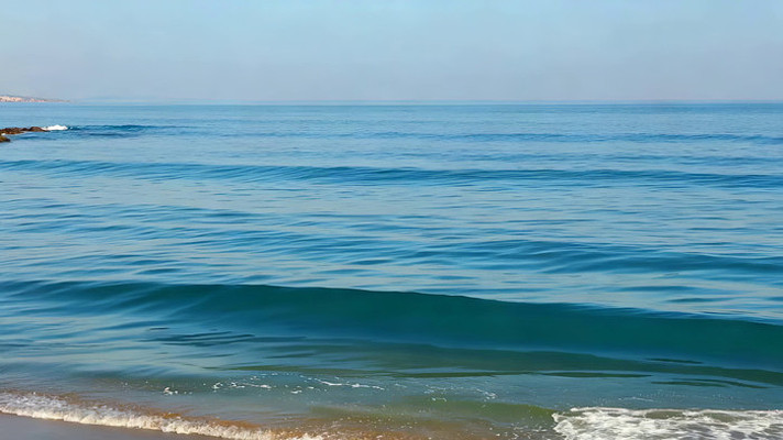 ��ɫ���뺣�˽���