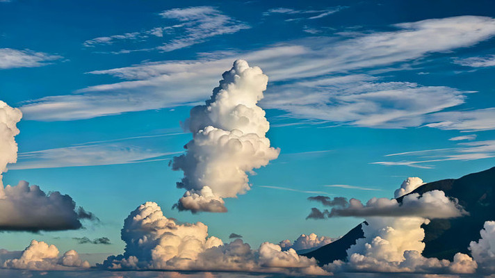 ������Ƹ�ɽ��Ȼ��⾰��