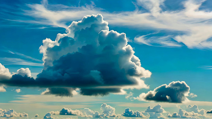 蓝天白云下的大朵积云 蓝天白云下的大朵积云
