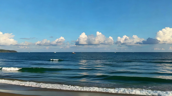 蓝天白云下的大海沙滩风景 蓝天白云下的大海沙滩风景