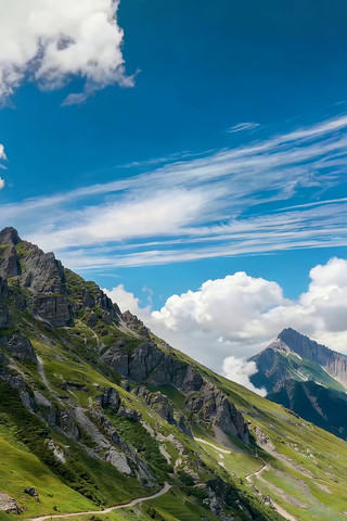 蓝天白云下的高山自然风光 蓝天白云下的高山自然风光