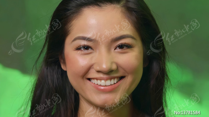 ��Ļǰ΢Ц��Ů��