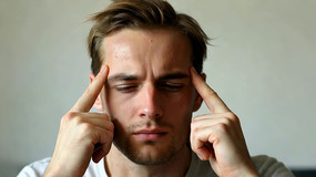 ����˫�ְ�ѹ̫��Ѩ����