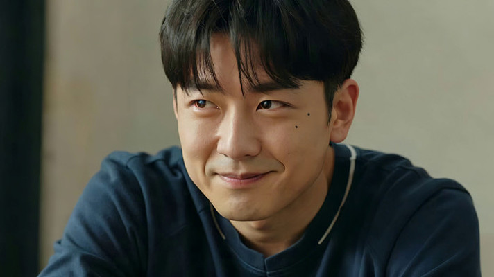 男子微笑近景素材 男子微笑近景素材