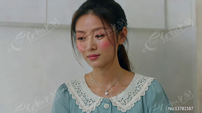 ����Ů�����ڰ�������