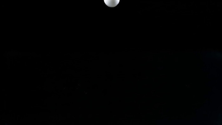 牛奶水滴溅落特写 牛奶水滴溅落特写