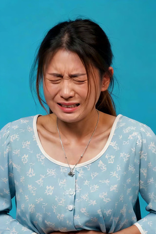 Ů��˫�ֱ�����¶ʹ��