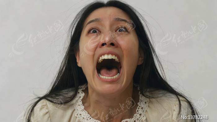 Ů�����������д�ز�