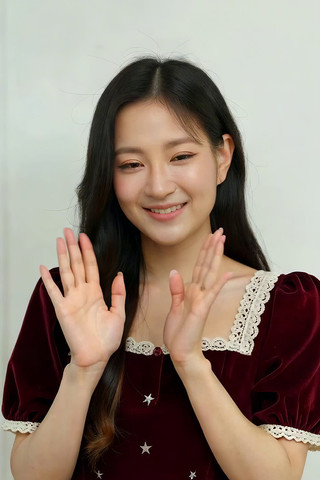 Ů��΢Ц��˫�־���չʾ