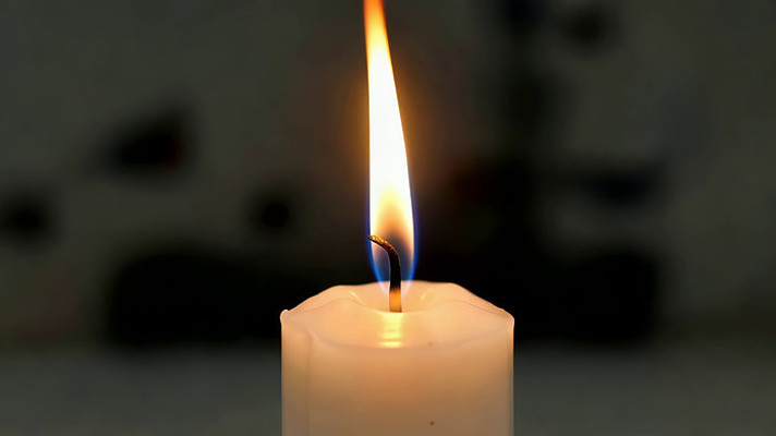 燃烧的蜡烛特写 燃烧的蜡烛特写