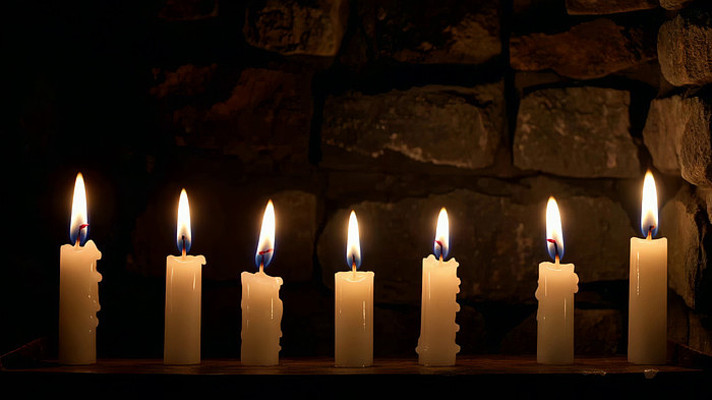 燃烧蜡烛特写画面 燃烧蜡烛特写画面