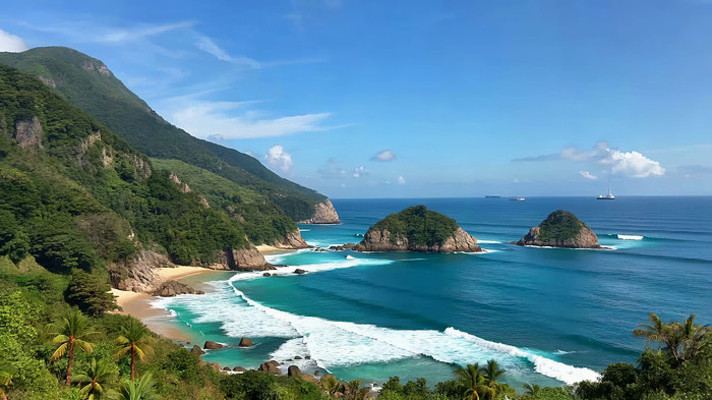 山海相依的海滩风光 山海相依的海滩风光