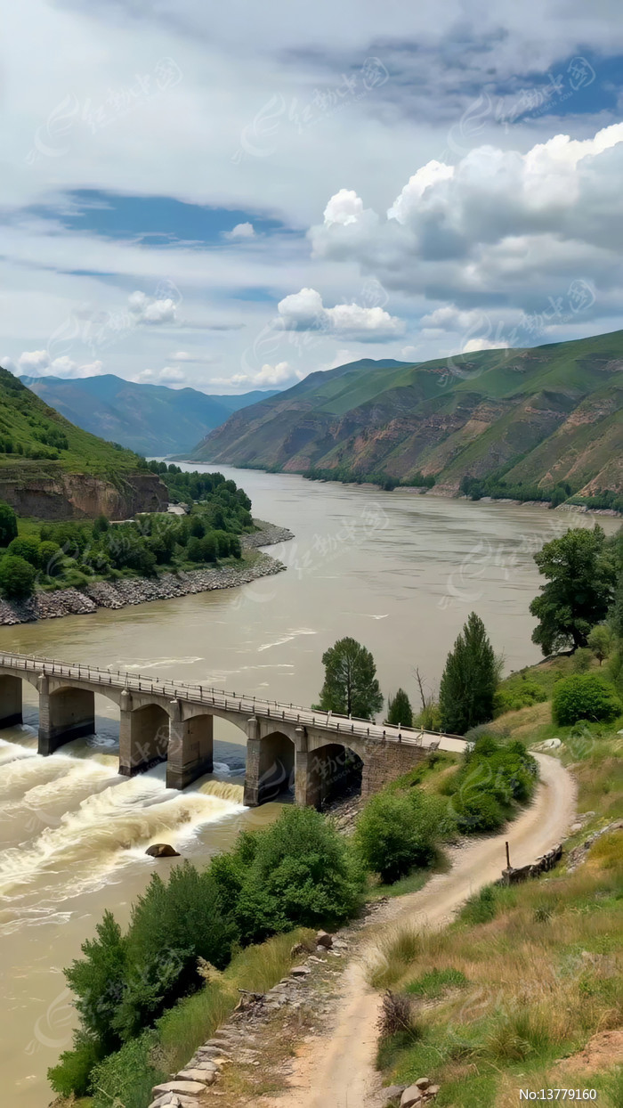 ɽ������ϵ�ʯ�ŷ羰