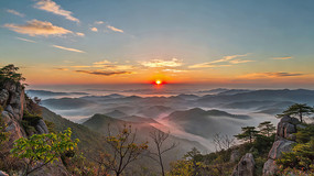 ɽ���ƺ��ճ���Ȼ����