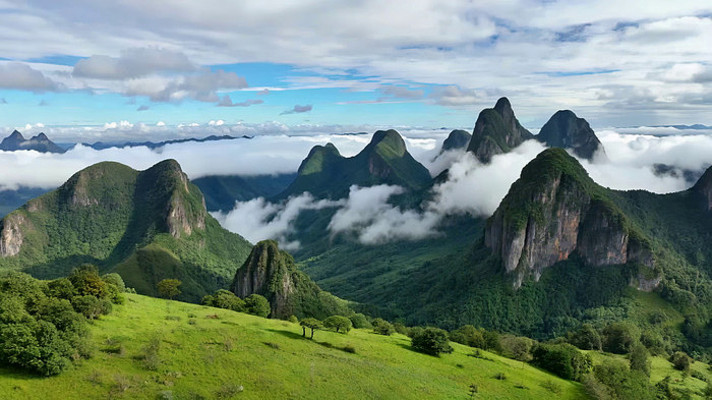 ɽ���ƺ���Ȼ���ȫ��