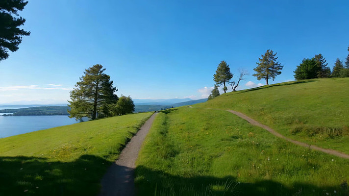 山坡草地湖泊自然风光 山坡草地湖泊自然风光